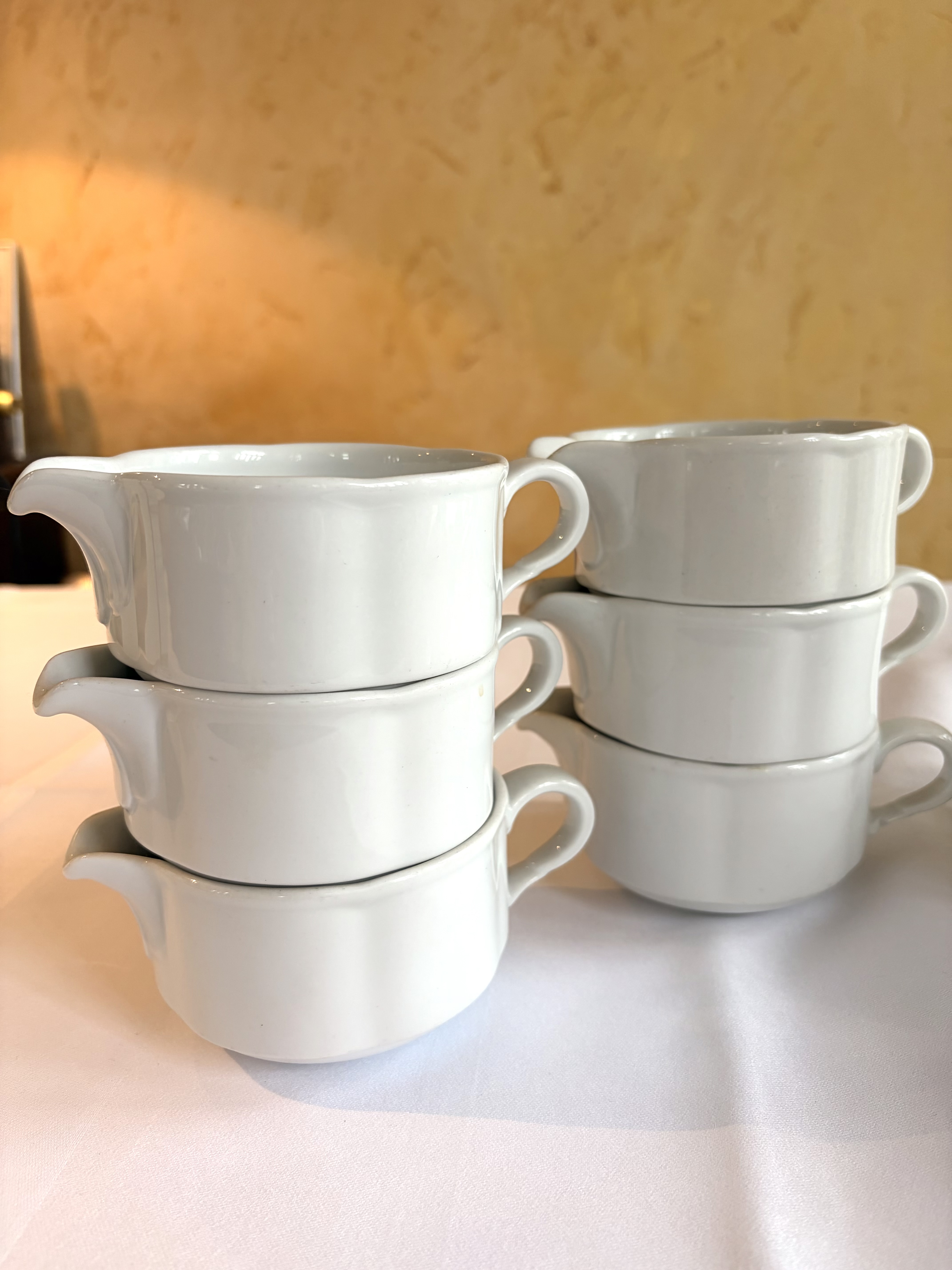 6x Porzellan Sauciere / Saucenkännchen weiß – stapelbar – Gastro / Hotel image